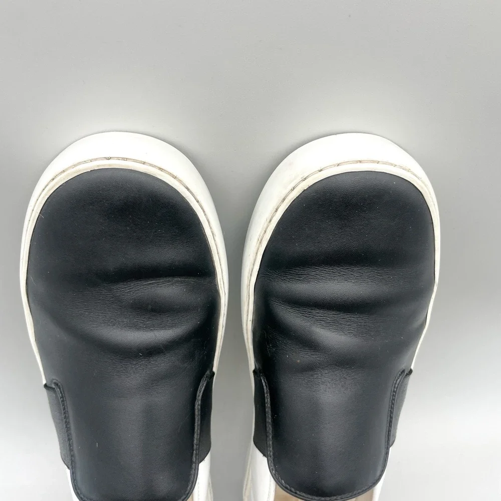 Chanel Womens 40 CC Logo Slip On Sneakers Black White Leather Tennis Preppy Chic
